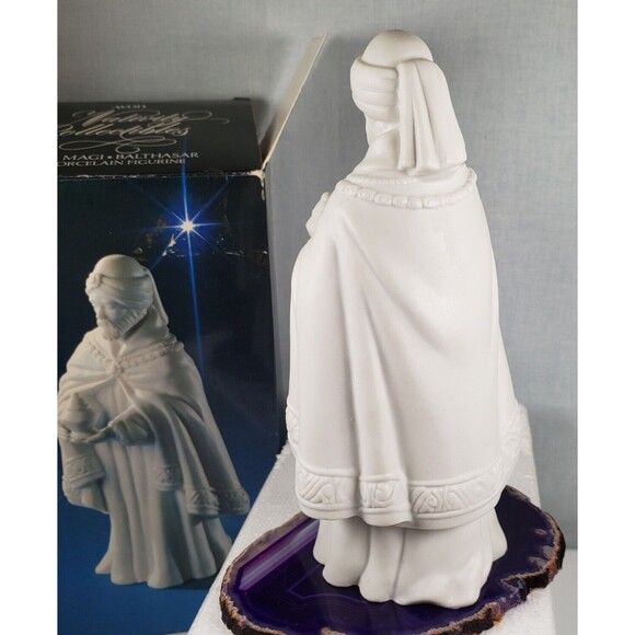 Vintage 1982 AVON Nativity Collectibles The Magi Bathasar Porcelain Figurine Box - Picture 11 of 16